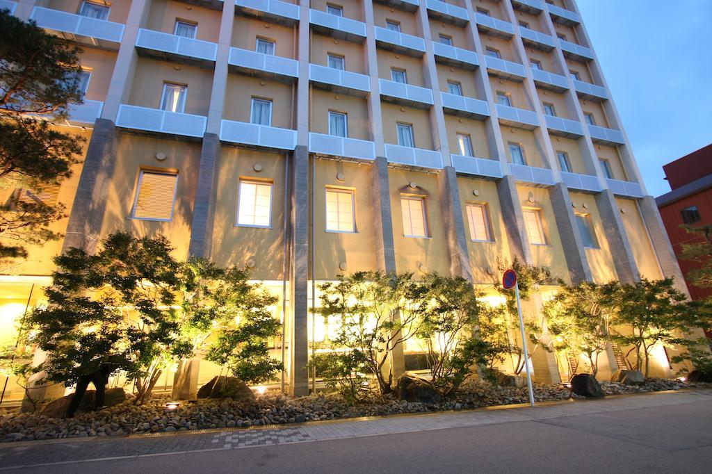 Uozu Manten Hotel Ekimae Exterior photo